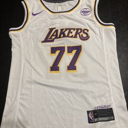 Official Lakers  LUKA DONČIĆ Jersey. 
