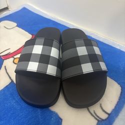 black burberry slides