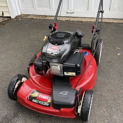 Toro 22” Recycler With Kolher Engine Self Propelled Lawn Mower 