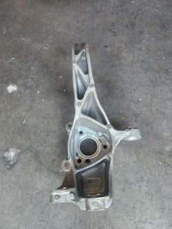 2025-2026 Tesla Model Y Front left steering Knuckle Oem