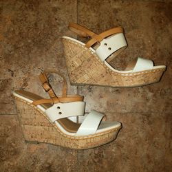 Maurices women's New Wedge Sandals SIZE 9