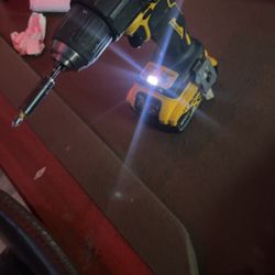Dewalt Cordless Hammer Drill/ Drill Driver 