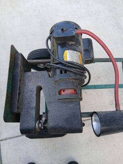 Vendo esta maquina para haser huecos ponchadora