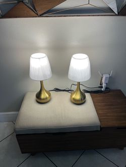 New set of 2 gold nightstand table lamps , light 💡 included, dimmable , touch control