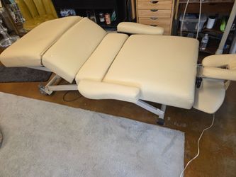 Esthetician/tattoo/bodywork/massage table