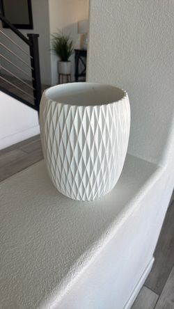 Decorative vase for flowers