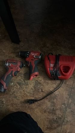 Milwaukee impact and Hammer drill M12