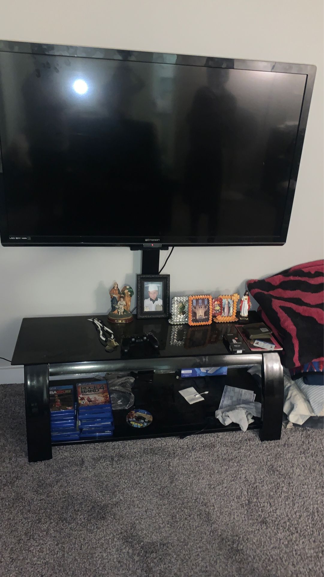 Tv “45 and tv stand black