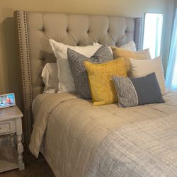 Pottery Barn  Queen Bed And Mattress