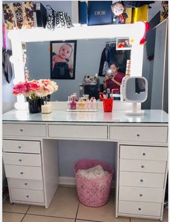 vanity / mirror