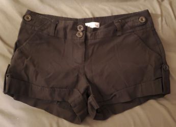 Dressy shorts - size small