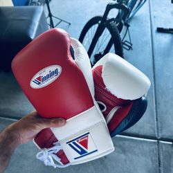 Winning Boxing Gloves 14 Oz