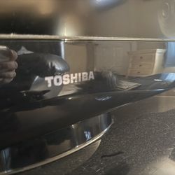 Toshiba Tv 48” With Glass Stand