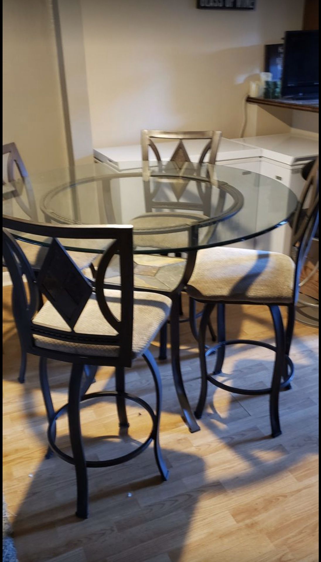 glass kitchen table with 4 chairs