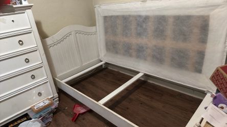 Twin bed frame
