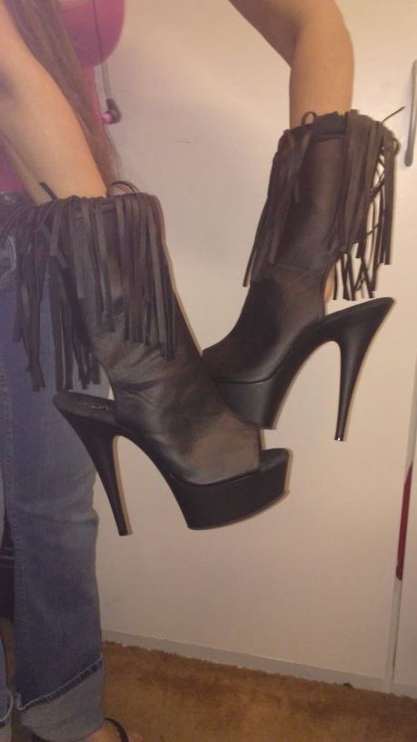 Black heels size 6