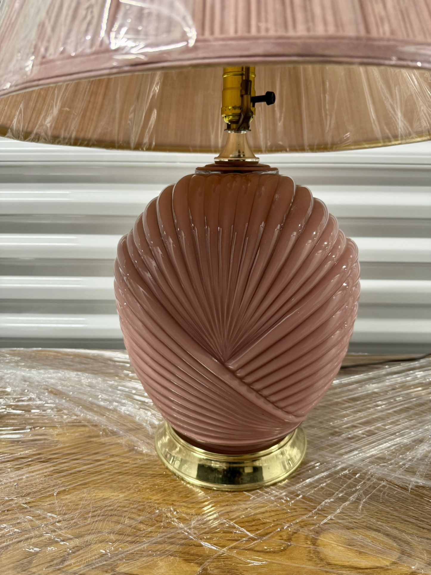 Pink Ceramic Lamp – Elegant & Unique! 