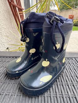 Cute Rain Books from France - Size 6