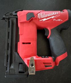 Milwaukee M12 FUEL 12-Volt Lithium-Ion Brushless Cordless 18-Gauge 1-1/2 in. Compact Brad Nailer (Tool Only