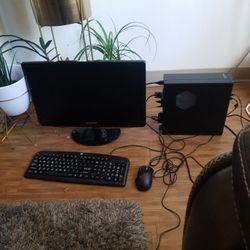 Custom PC With Moniter, Keyboard And Logitech Mouse 