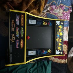 Pac-Man Table Machine 