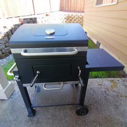 BBQ Grill with extras