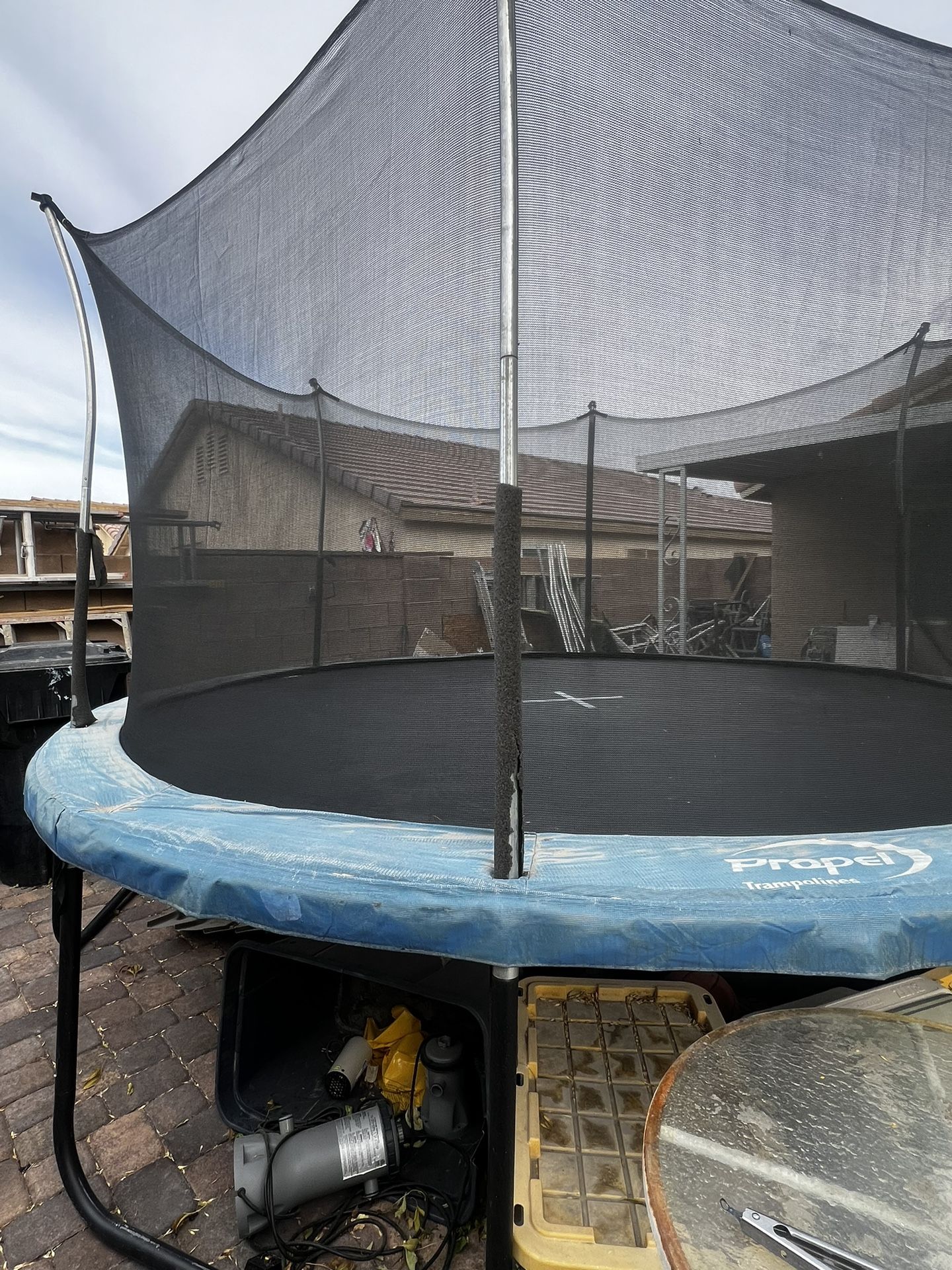 14’ Trampoline Round