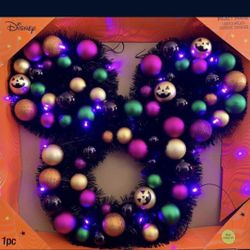 Disney Mickey Mouse Halloween lighted Wreath $50