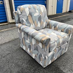 LAZYBOY GLIDING SWIVEL BASE CHAIR