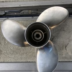 3 BLADE STAINLESS STEEL PROP 15 1/4X17 ML