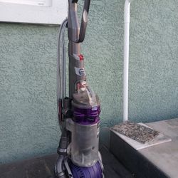 dyson dc25 vacuum - Trades Welcome 