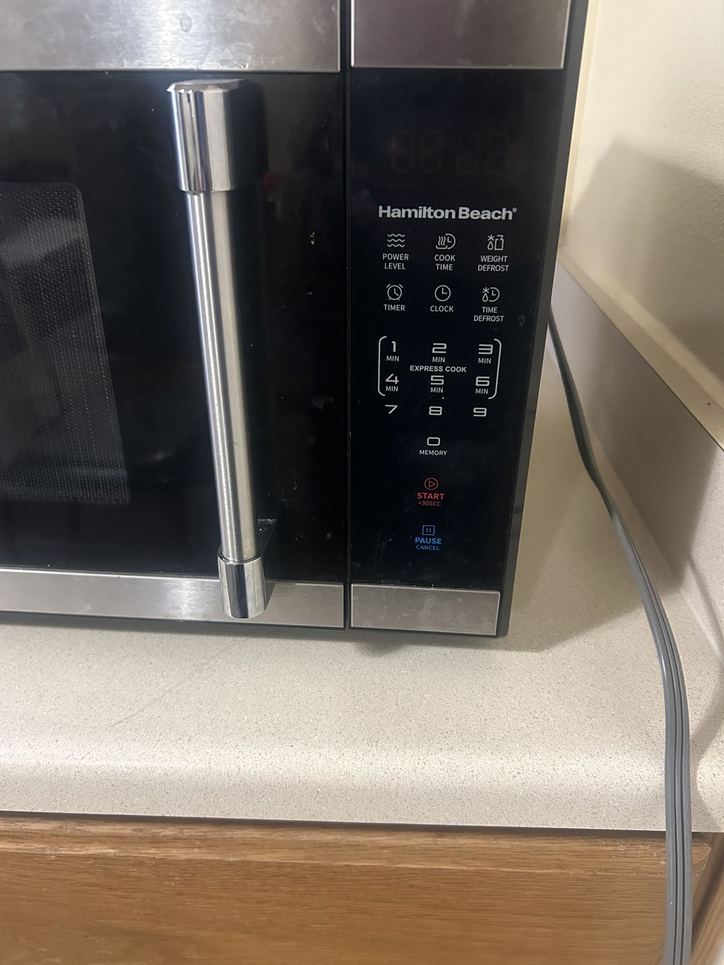 1,000 Watt Microwave