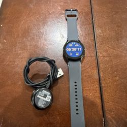 Samsung Galaxy FE GPS LTE 40mm In Like New Condition No Scratches 