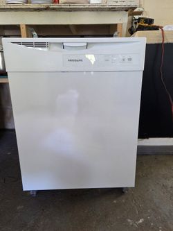 Stove, Refrigerator ,microwave And Dishwasher All For 500.00