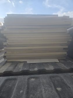 Tile cerámica es de 24×48 son 26 cajas cada caja trae 16 son 415 pies $300