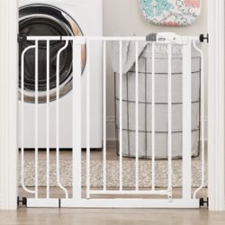 Regalo Safety 29"-38.5" Easy Step Baby Gate, Bottom of Stairs & Doorways 0018