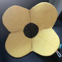 Blooming Baby Brand New Bath Lotus 