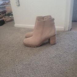 Vince Camuto Boots Size 9