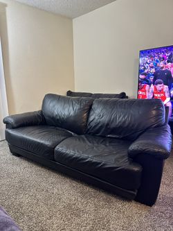 Black Leather Couch 
