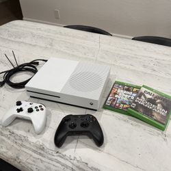 Xbox One S 1TB – Updated & Factory Reset – 2 Controllers + Games