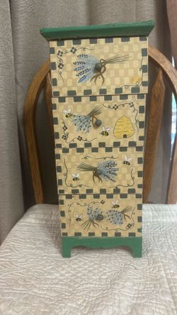 Hand painted organizer