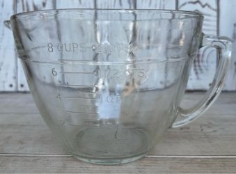 Anchor Hocking 2 Qt / 1-1/2 Liters Glass Measuring Cup