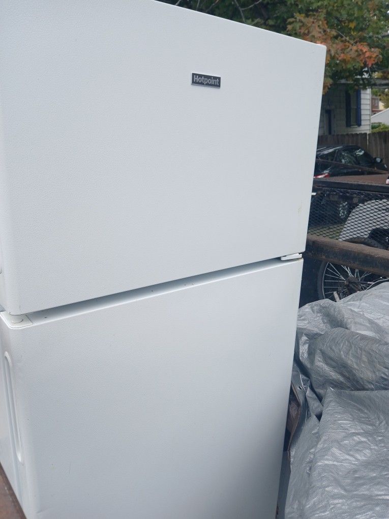 Clean  White Fridge Lightly Used