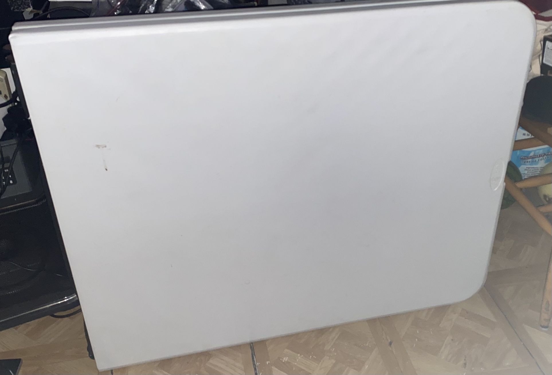 LIFETIME Plastic Table 