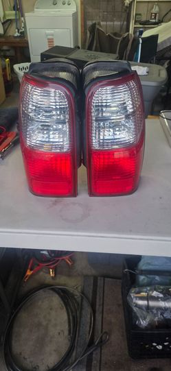Toyota 4runner tail lights