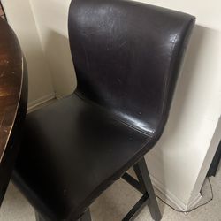 High table 2 bench/ 1 chair