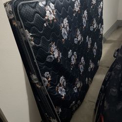 Used Queen Mattress 