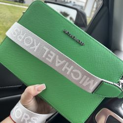 New Micheal Kors Crossbody