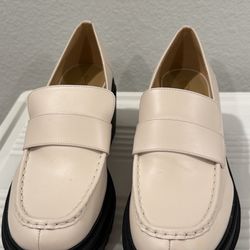 Women’s MK Loafer Size 10