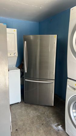 Hisense stainless steel bottom freezer refrigerator